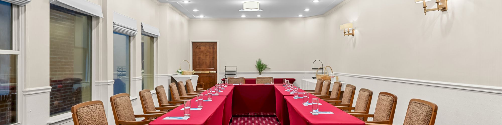 Penn's View Hotel