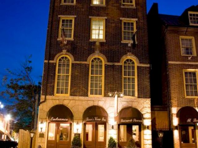 Penn's View Hotel