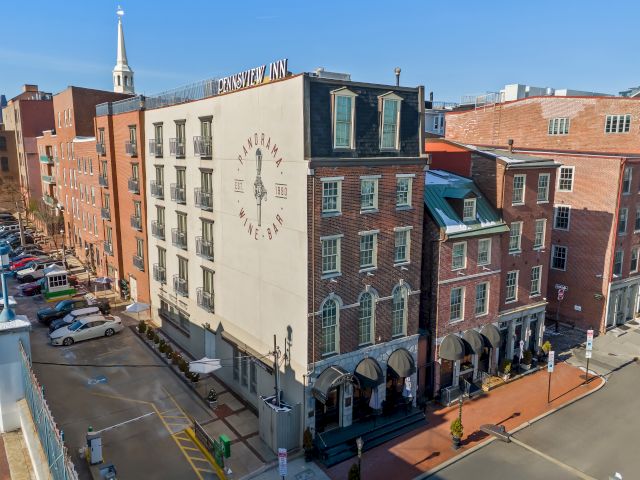 Penn's View Hotel