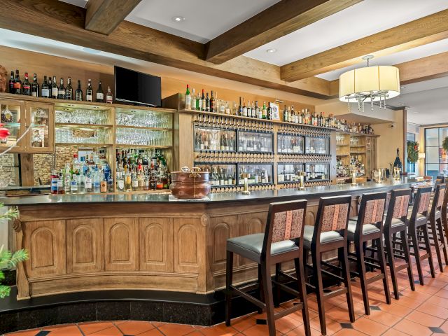Penn's View Hotel