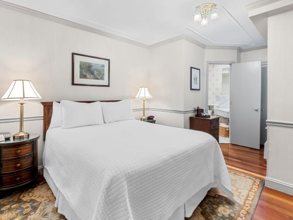 Penn's View Hotel