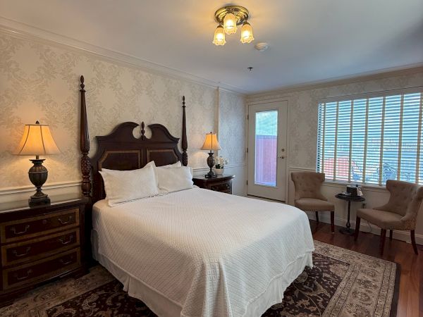 Penn's View Hotel